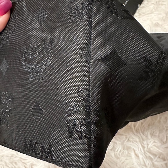 MCM canvas tote - Picture 13 of 16